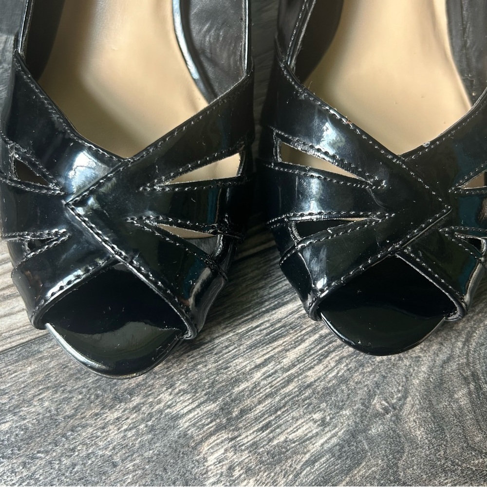Easy Street Women's Black Patent Peep Toe Heels Shoes Size 6.5 - Picture 8 of 9